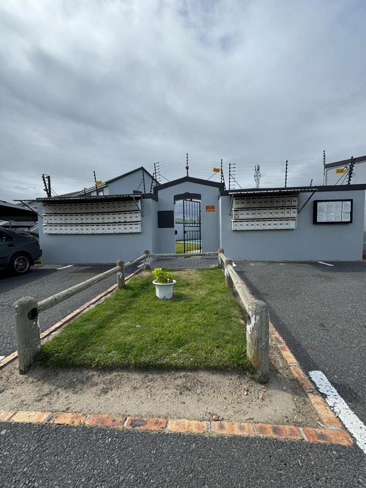 1 Bedroom Property for Sale in Strand South Western Cape